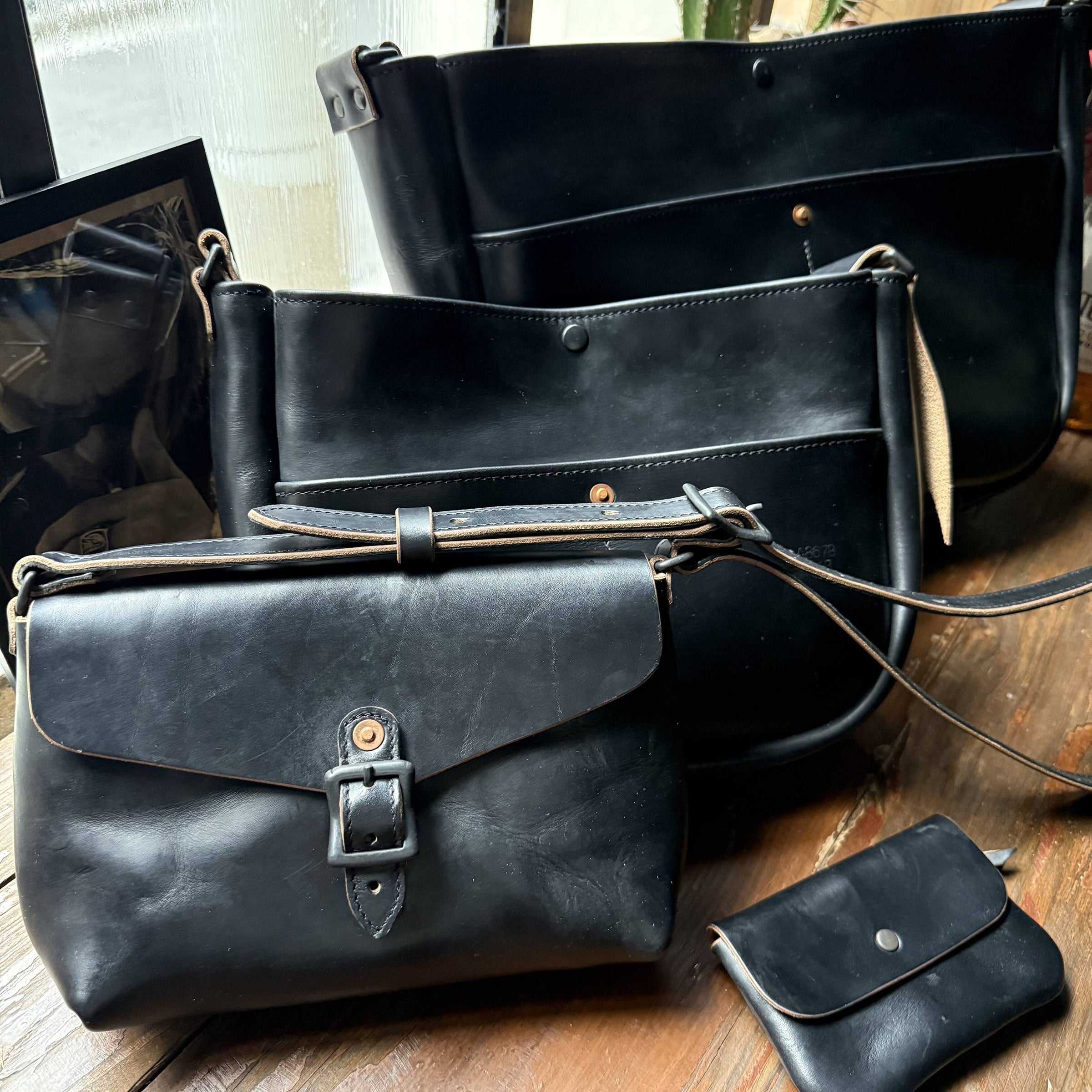 ホーム | BUTCHER CUSTOM LEATHER WORKS.